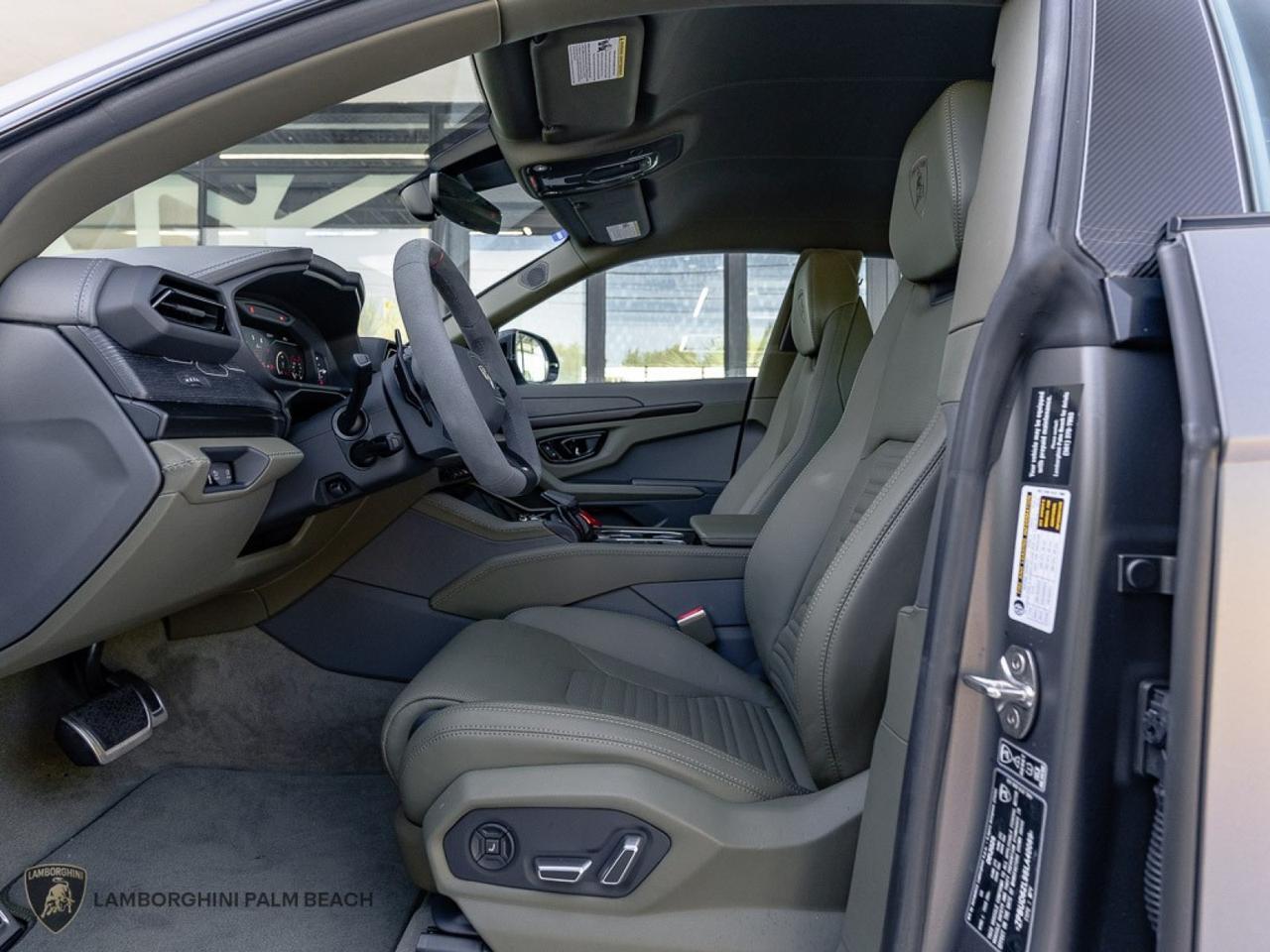 2025 Lamborghini Urus SE West Palm Beach FL