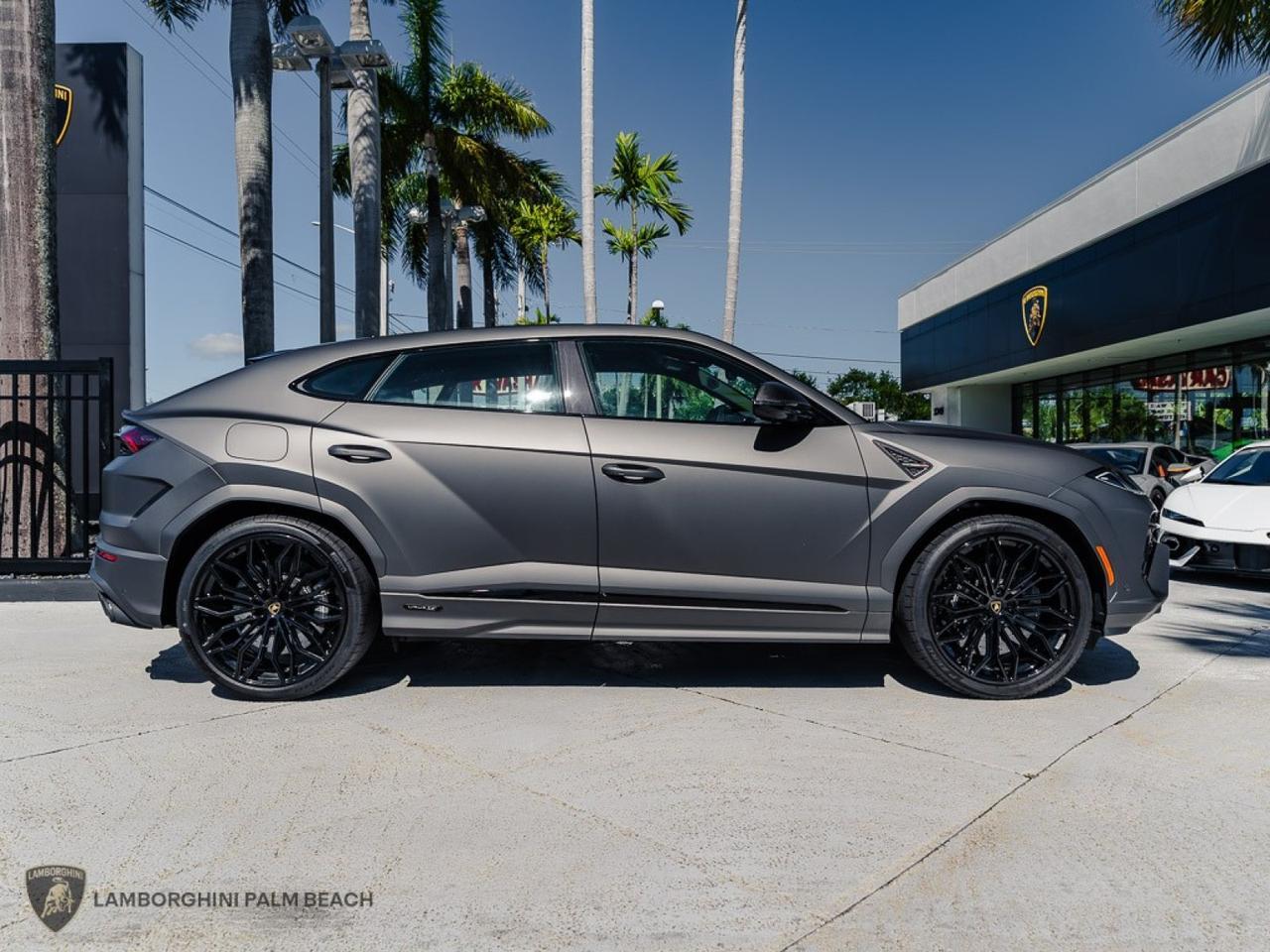 2025 Lamborghini Urus SE West Palm Beach FL