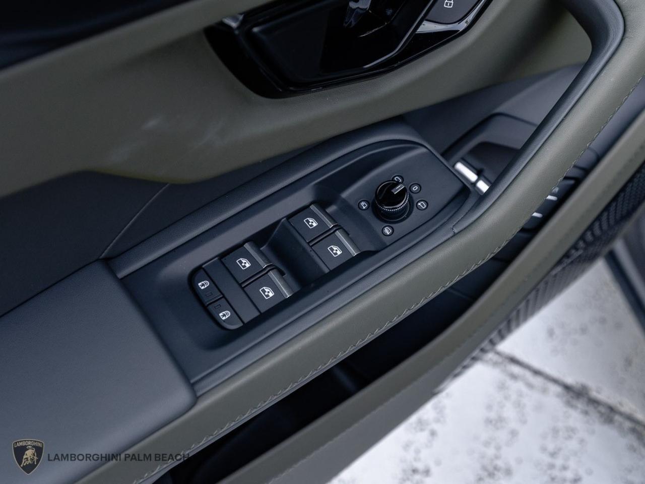 2025 Lamborghini Urus SE West Palm Beach FL