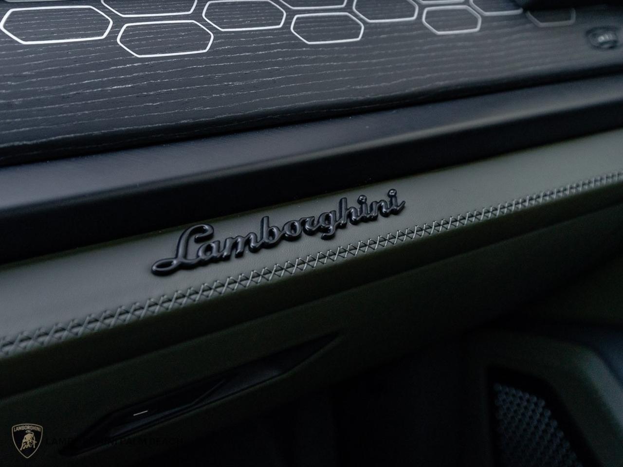 2025 Lamborghini Urus SE West Palm Beach FL