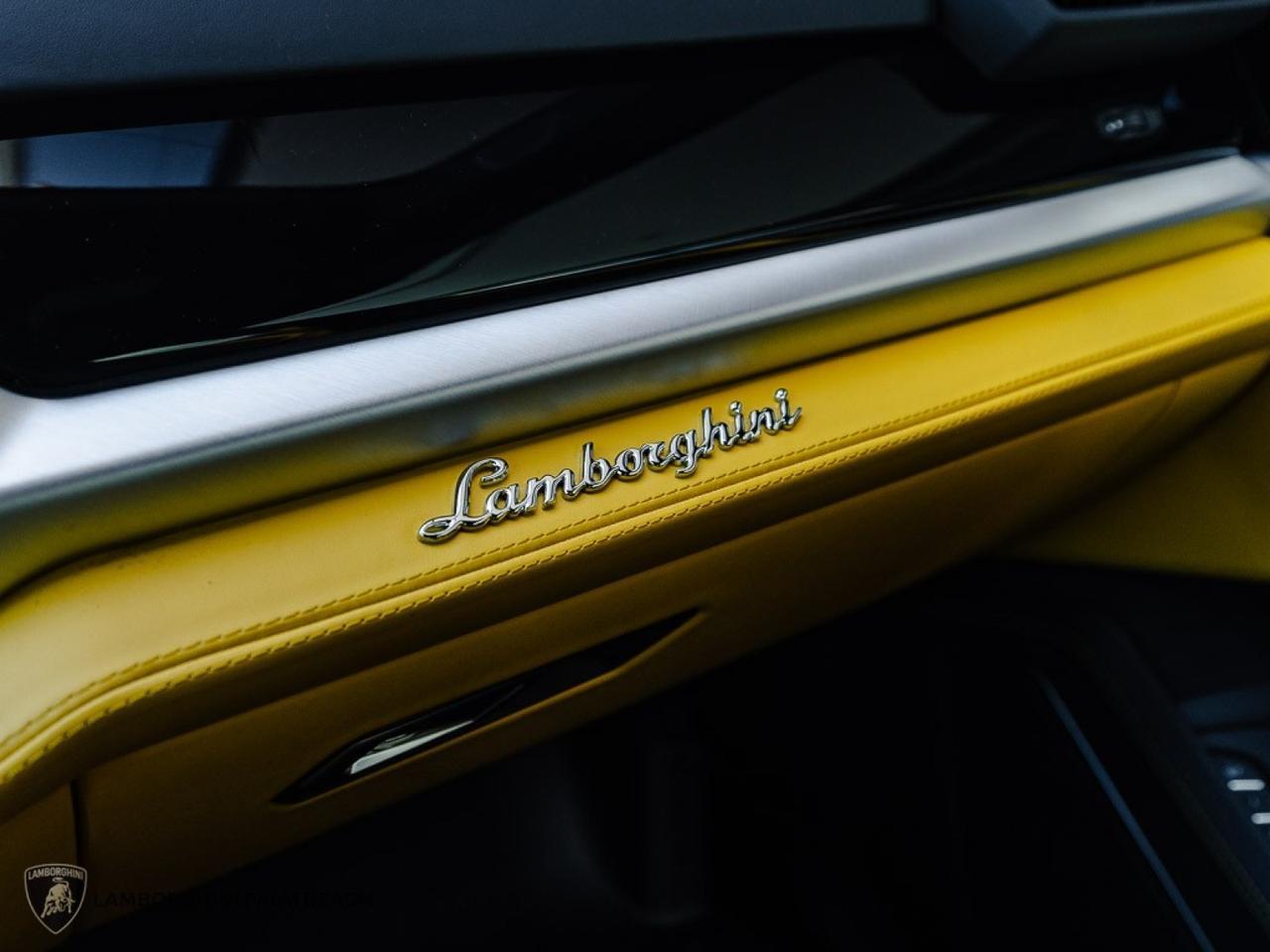 2025 Lamborghini Urus SE West Palm Beach FL
