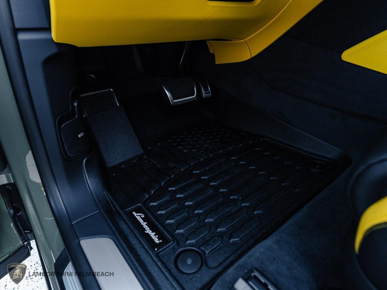 2025 Lamborghini Urus SE West Palm Beach FL