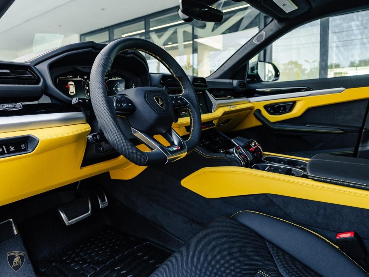 2025 Lamborghini Urus SE West Palm Beach FL