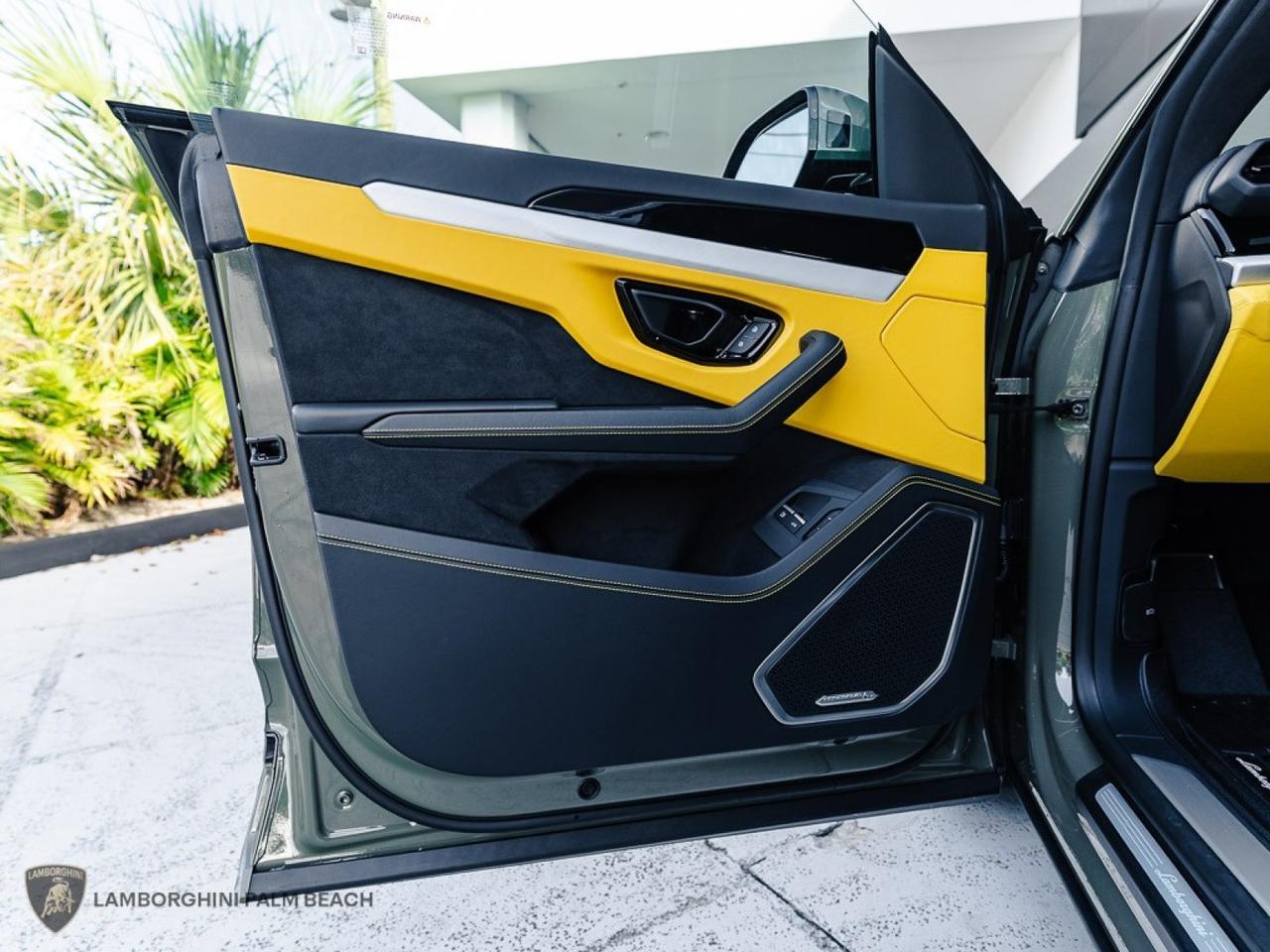 2025 Lamborghini Urus SE West Palm Beach FL