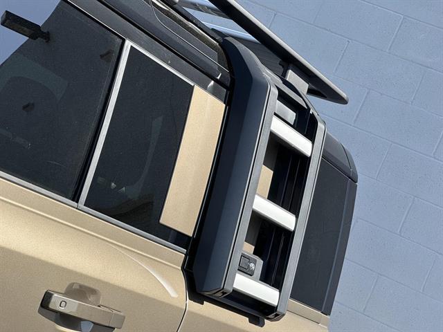2025 Land Rover Defender 110 P400 X-Dynamic SE Tucson AZ