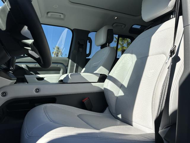 2025 Land Rover Defender 110 P400 X-Dynamic SE Tucson AZ