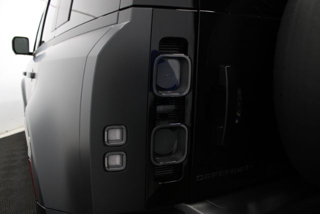 2025 Land Rover Defender 110 P525 V8 Chantilly VA
