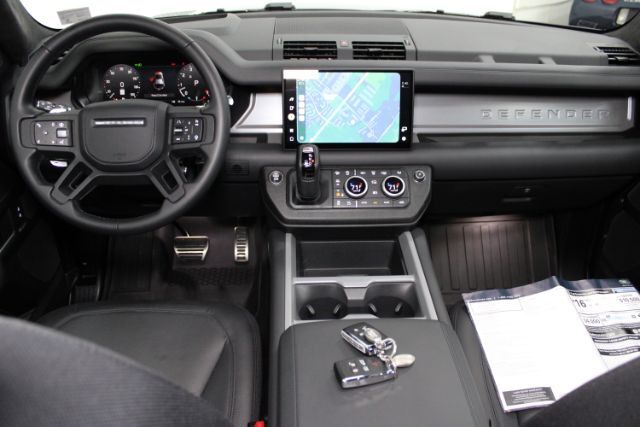 2025 Land Rover Defender 110 P525 V8