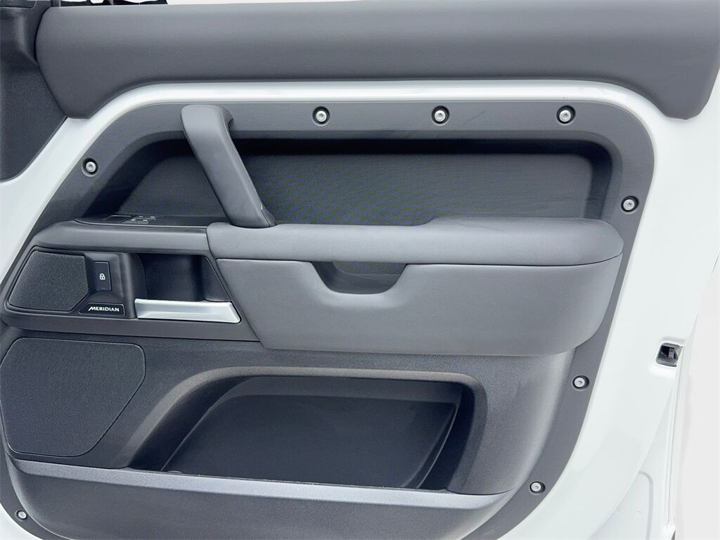 2025 Land Rover Defender 110 S NAV,CAM,PANO,HTD STS,BLIND SPOT,19&quot; WLS Plano TX