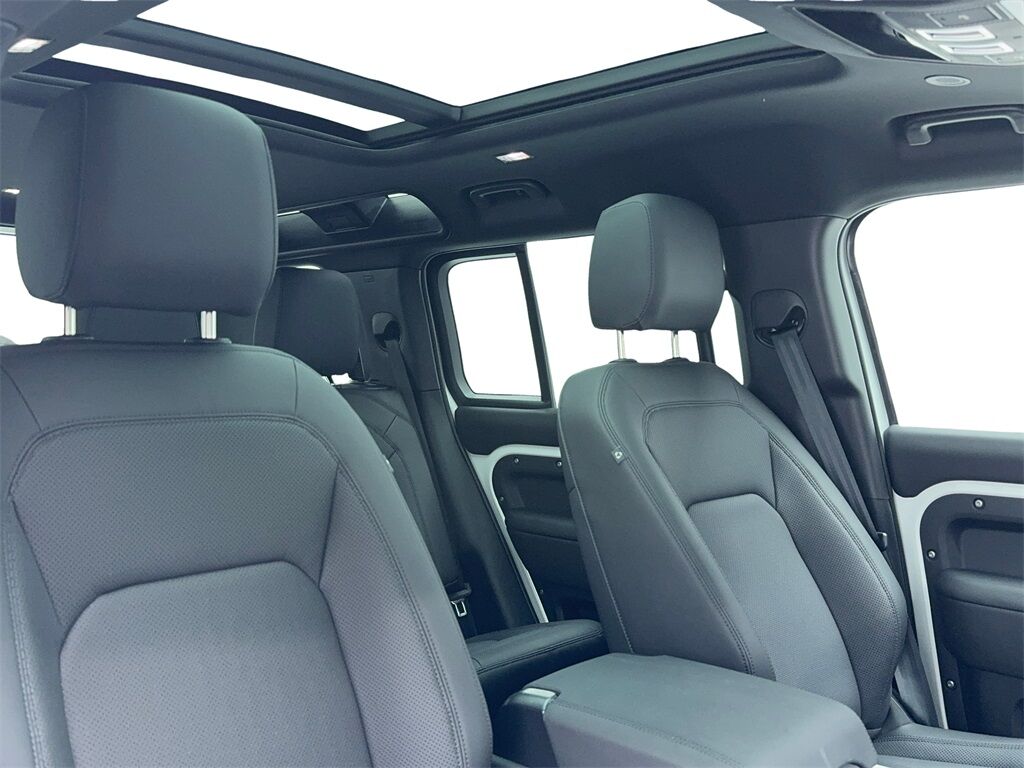 2025 Land Rover Defender 110 S NAV,CAM,PANO,HTD STS,BLIND SPOT,19&quot; WLS Plano TX