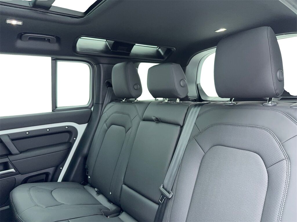 2025 Land Rover Defender 110 S NAV,CAM,PANO,HTD STS,BLIND SPOT,19&quot; WLS Plano TX