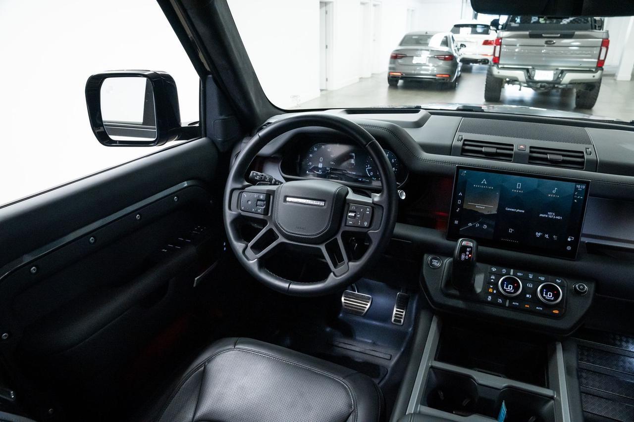 2025 Land Rover Defender 110 V8 1 Owner Vented Seats Portland OR