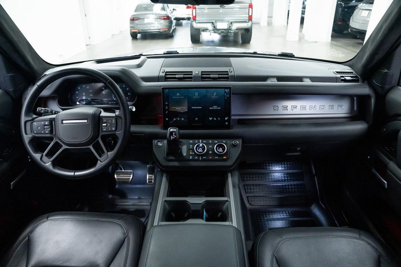 2025 Land Rover Defender 110 V8 1 Owner Vented Seats Portland OR