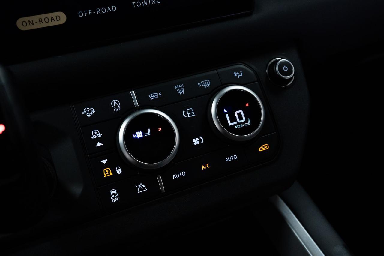 2025 Land Rover Defender 110 V8 1 Owner Vented Seats Portland OR