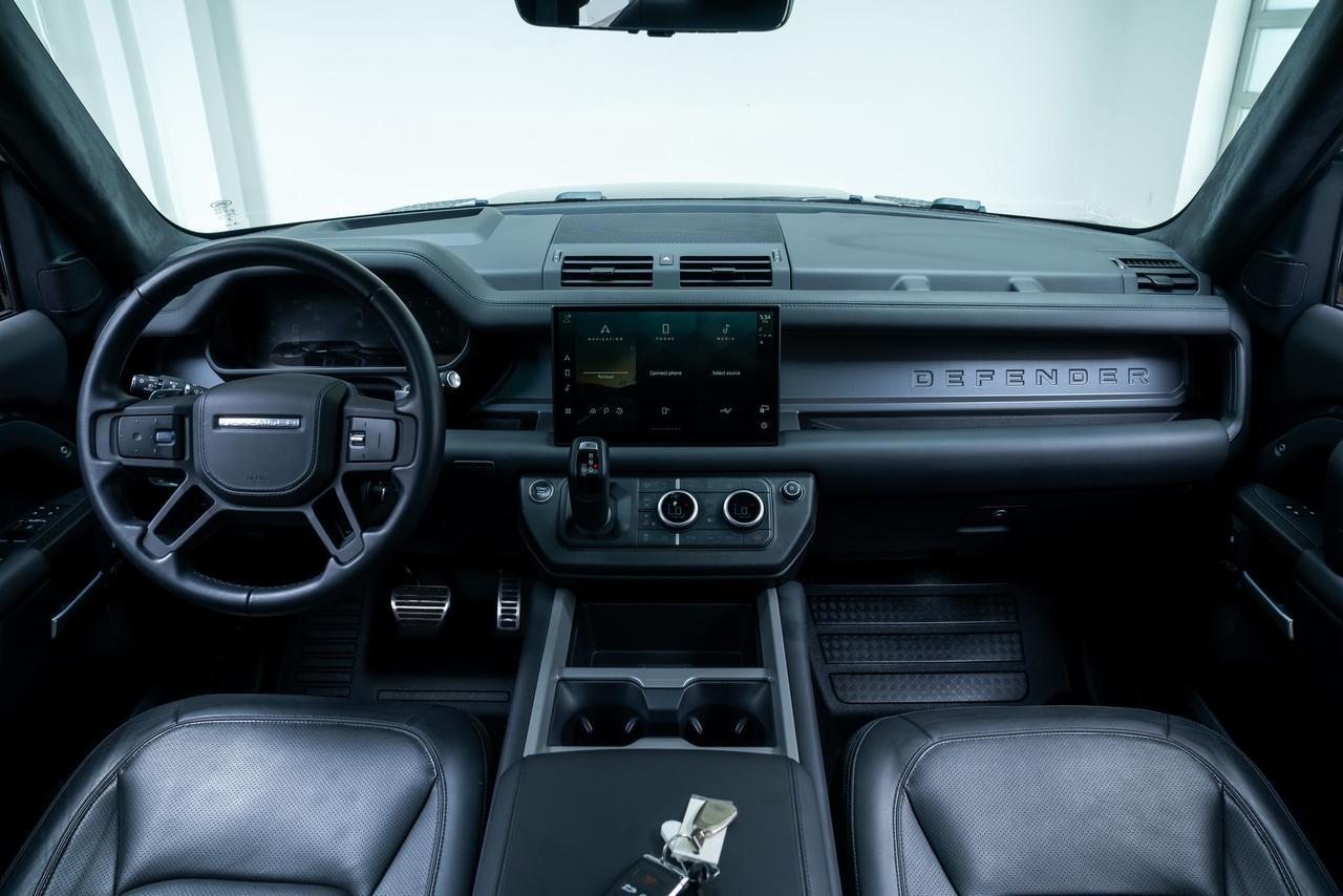 2025 Land Rover Defender 110 V8 Adaptive Suspension Moonroof Portland OR