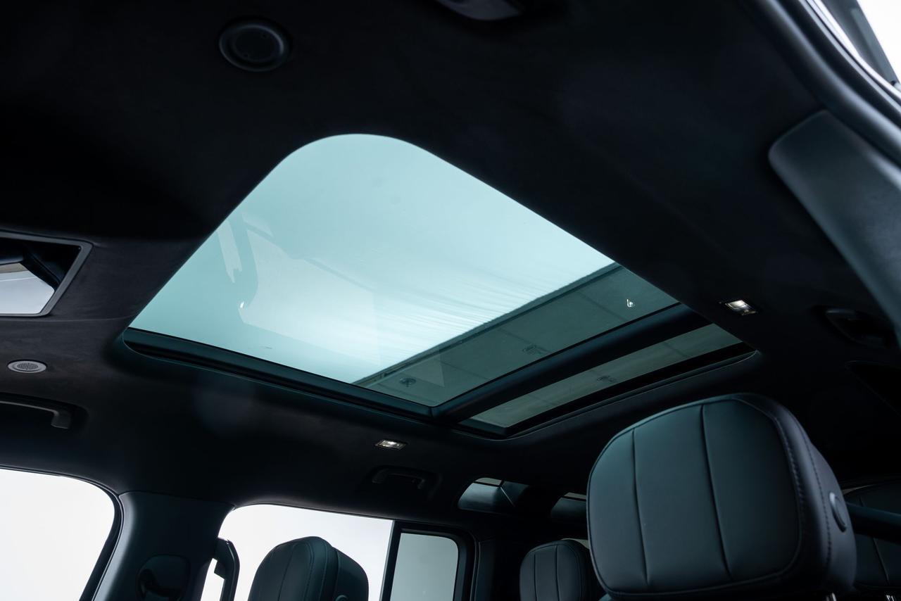 2025 Land Rover Defender 110 V8 Adaptive Suspension Moonroof Portland OR