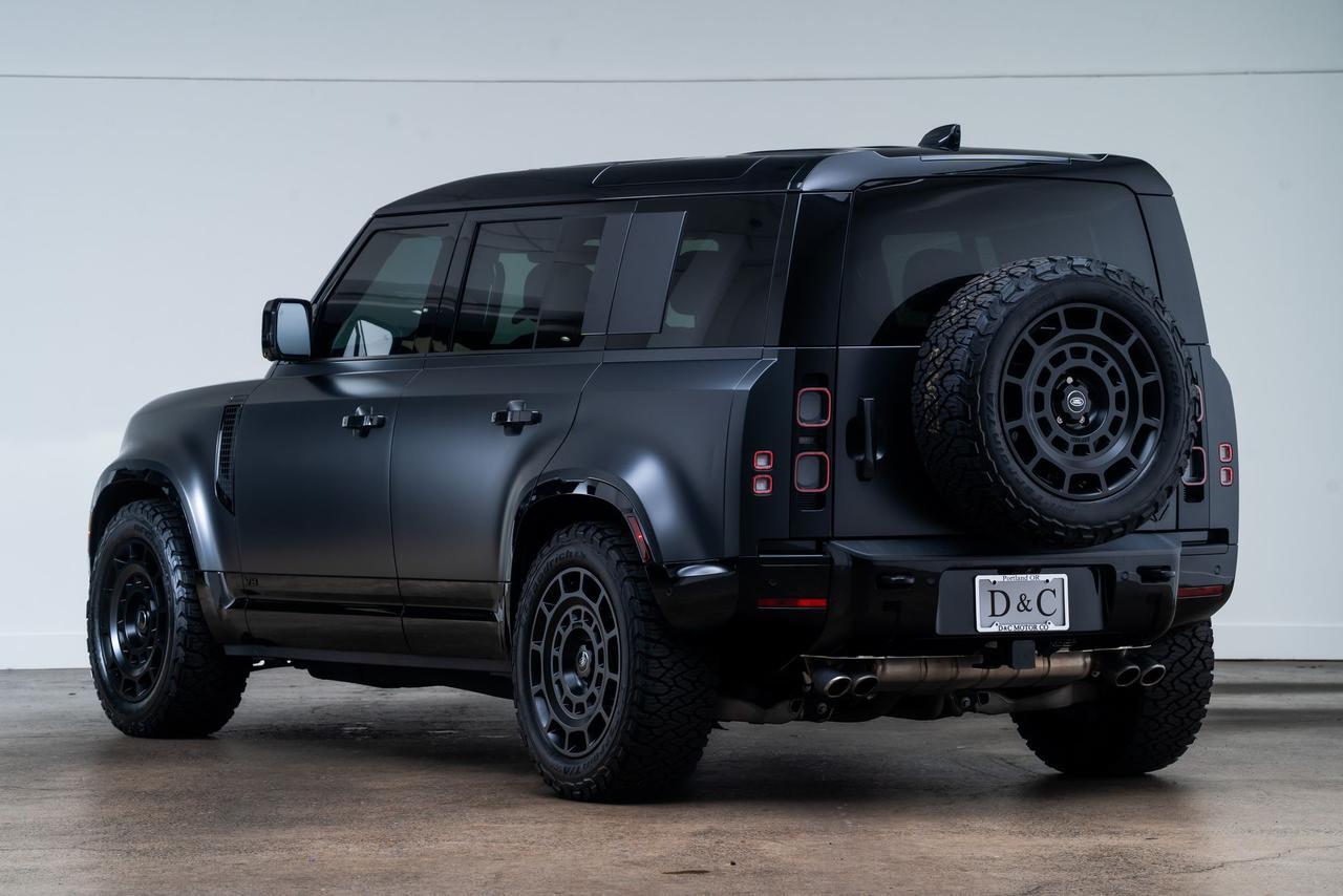 2025 Land Rover Defender 110 V8 Adaptive Suspension Moonroof Portland OR