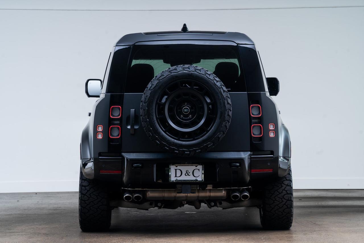 2025 Land Rover Defender 110 V8 Adaptive Suspension Moonroof Portland OR