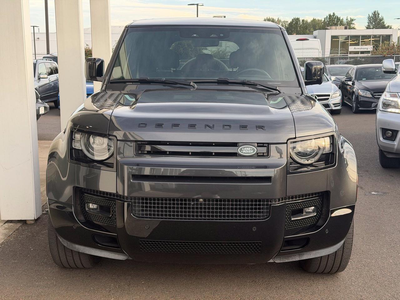 2025 Land Rover Defender 110 V8