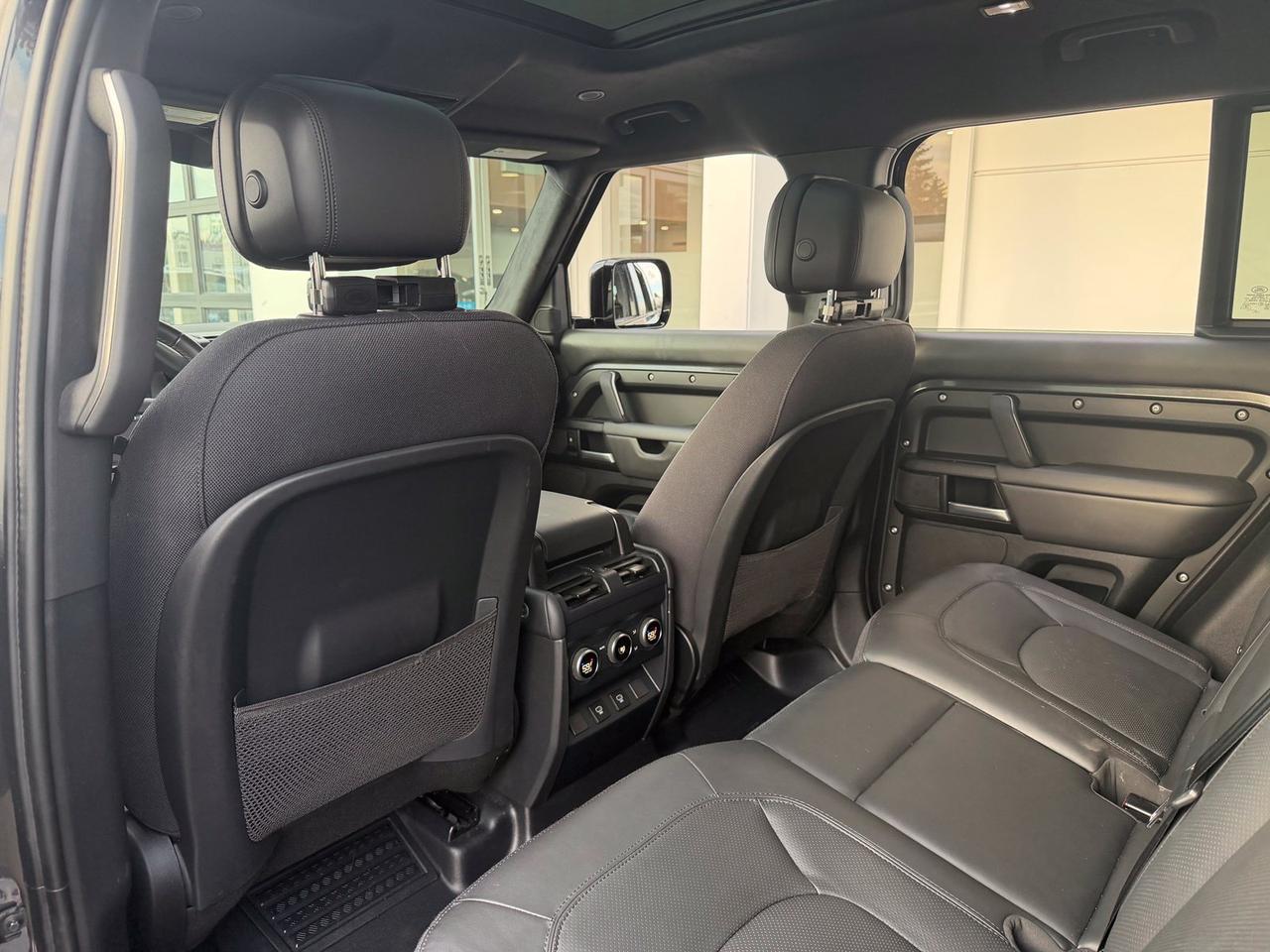 2025 Land Rover Defender 110 V8 Gladstone OR