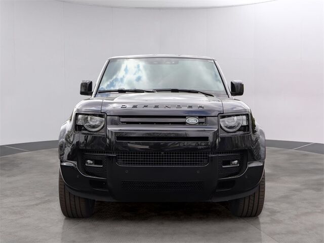 2025 Land Rover Defender 110 X-Dynamic SE Oshkosh WI
