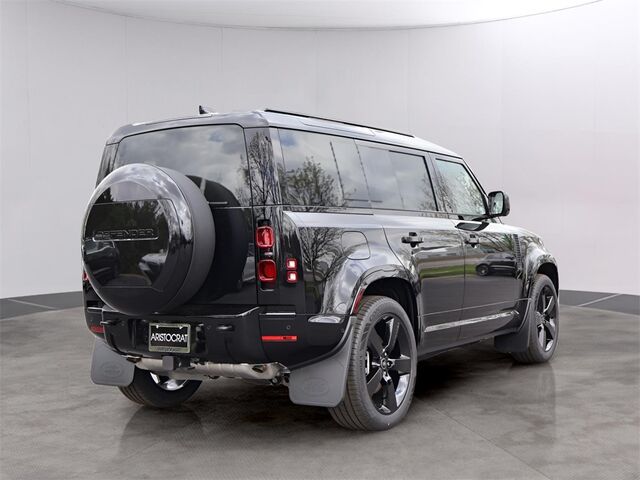 2025 Land Rover Defender 110 X-Dynamic SE Oshkosh WI