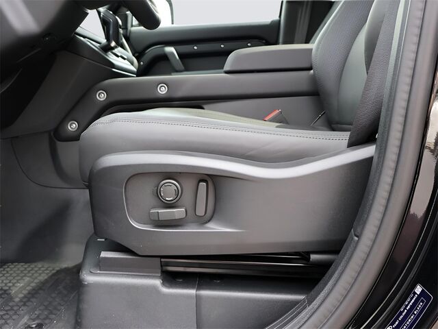 2025 Land Rover Defender 110 X-Dynamic SE Oshkosh WI