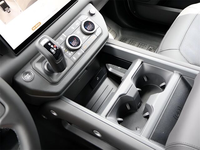 2025 Land Rover Defender 110 X-Dynamic SE Oshkosh WI