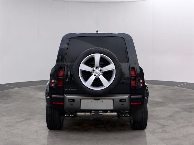 2025 Land Rover Defender 110 X-Dynamic SE Oshkosh WI