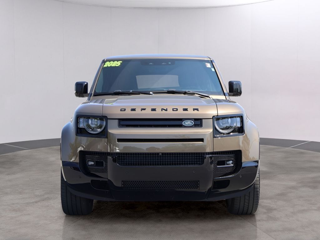 2025 Land Rover Defender 110 X-Dynamic SE