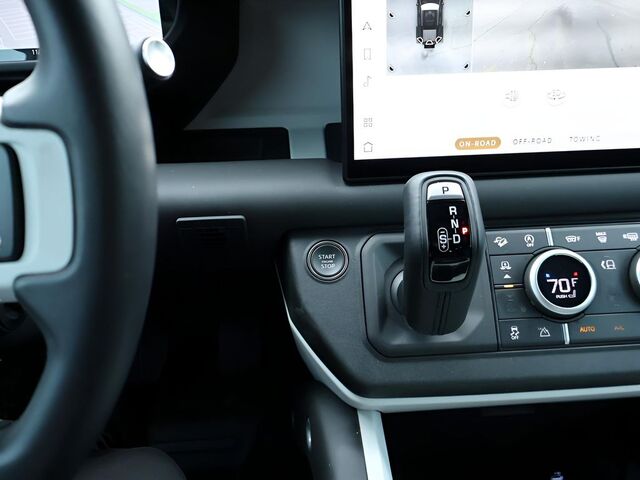 2025 Land Rover Defender 110 X-Dynamic SE v8 Oshkosh WI 2025 Land Rover Defender 110 X-Dynamic SE v8 Oshkosh WI