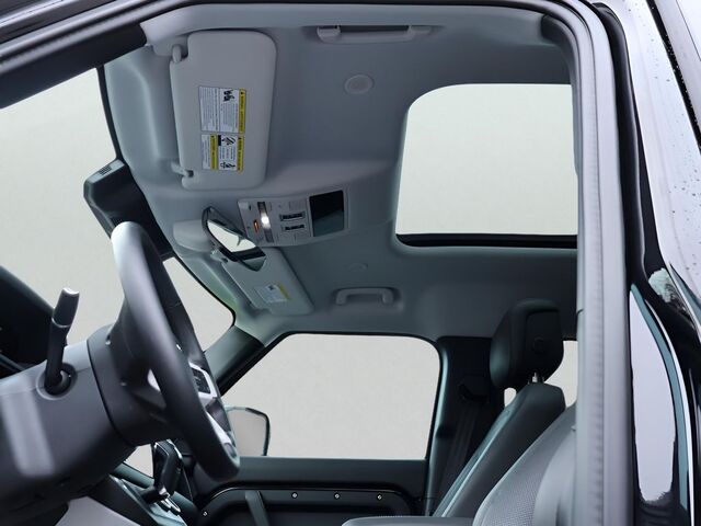 2025 Land Rover Defender 110 X-Dynamic SE v8 Oshkosh WI 2025 Land Rover Defender 110 X-Dynamic SE v8 Oshkosh WI