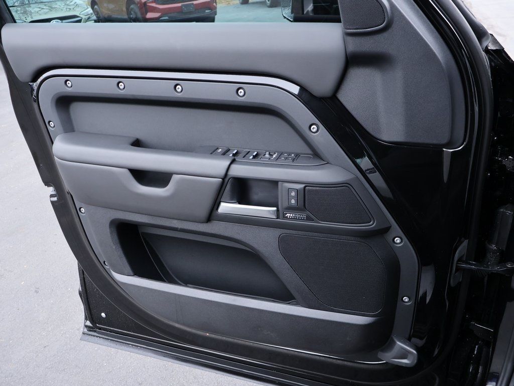 2025 Land Rover Defender 110 X-Dynamic SE v8 San Clemente CA