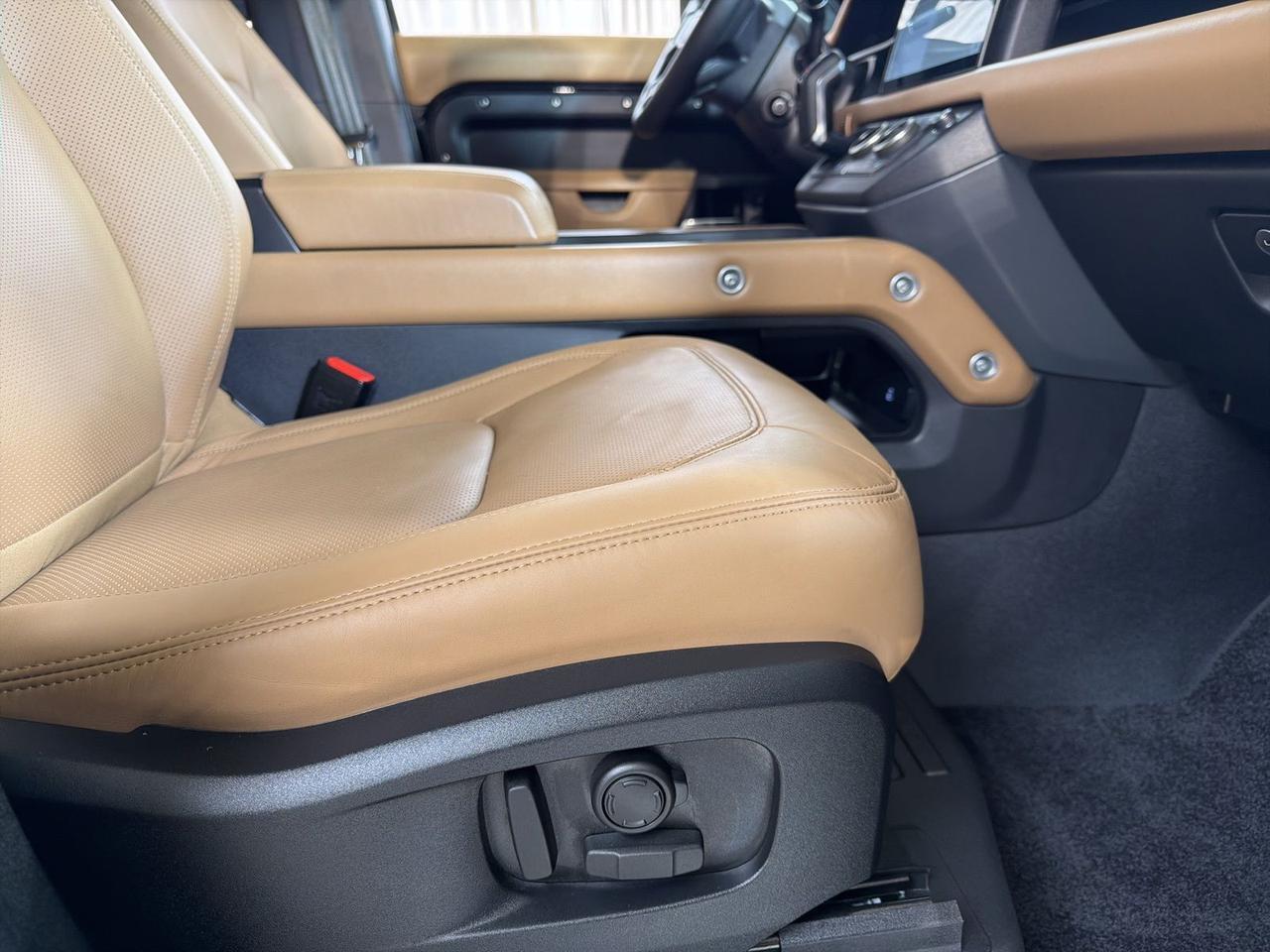 2025 Land Rover Defender 110 X-Dynamic SE Annapolis MD