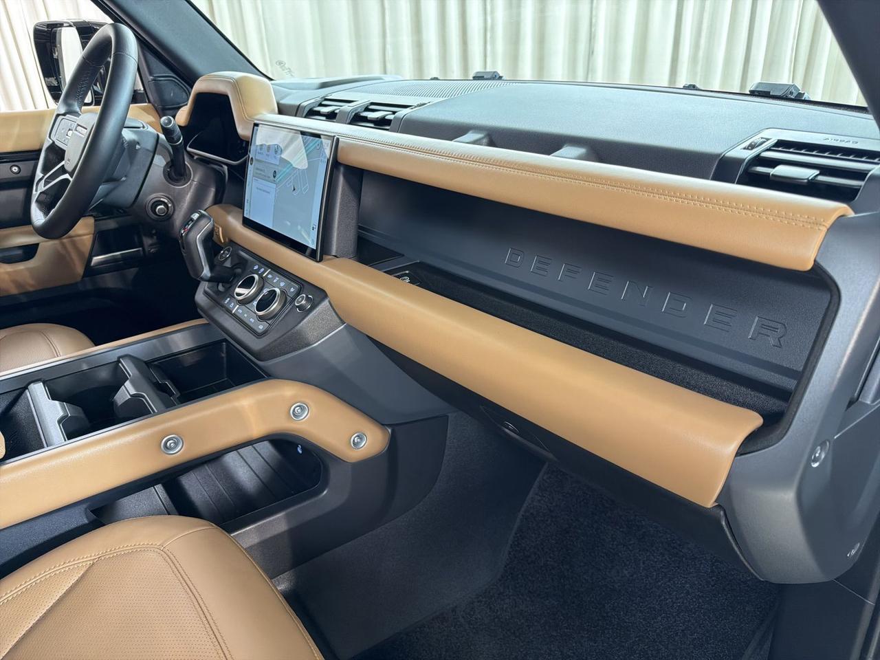 2025 Land Rover Defender 110 X-Dynamic SE Annapolis MD