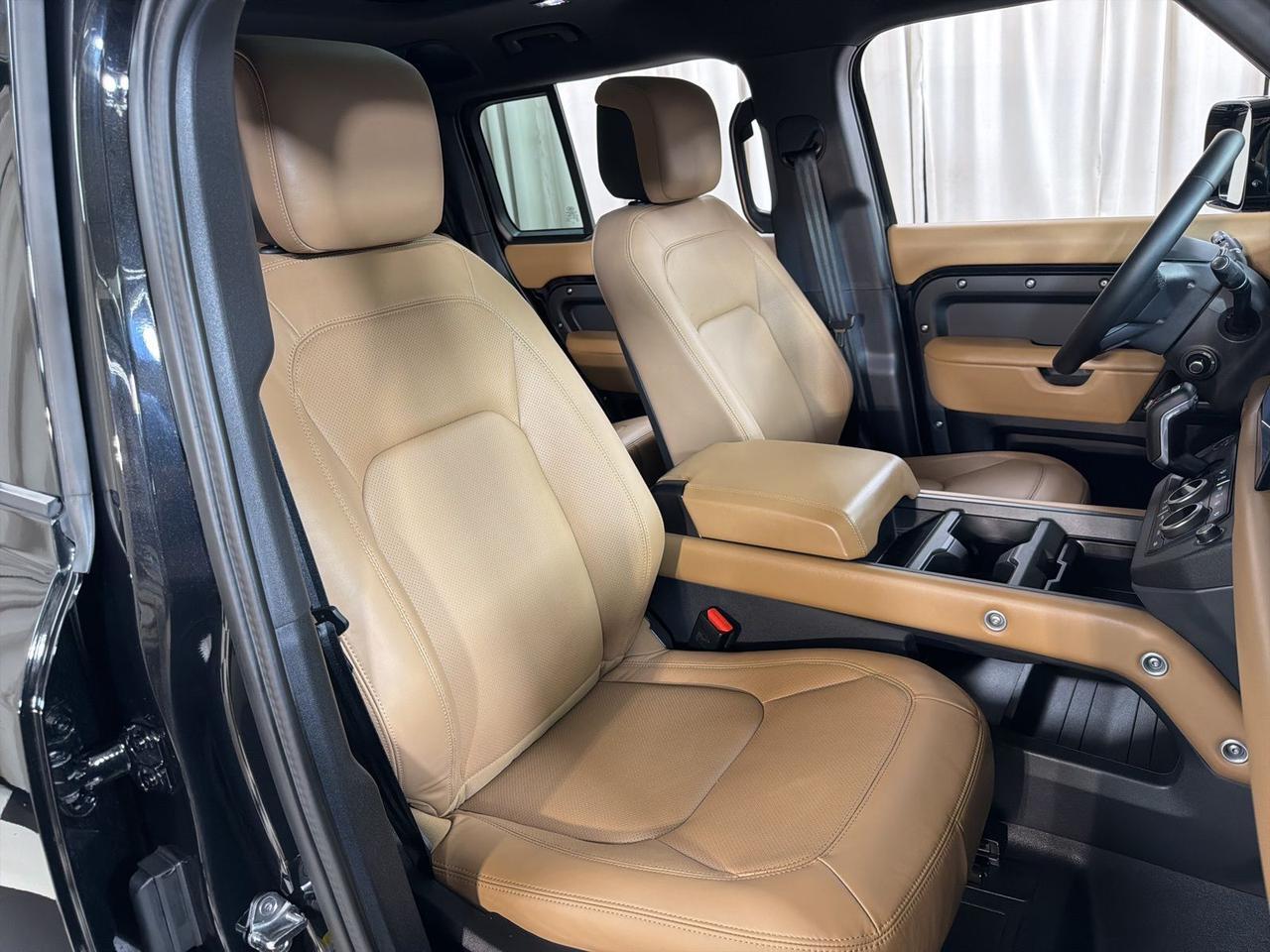 2025 Land Rover Defender 110 X-Dynamic SE Annapolis MD