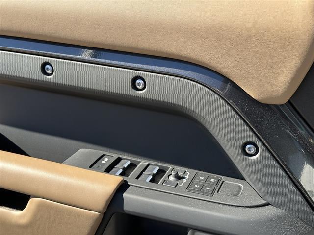 2025 Land Rover Defender 130 P400 X-Dynamic SE Tucson AZ