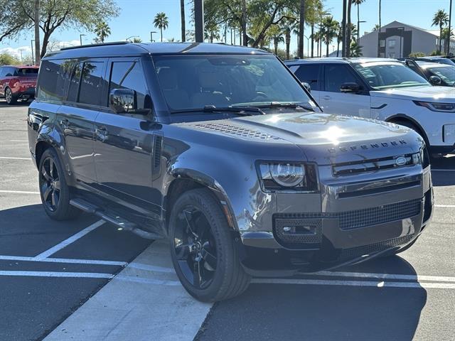 2025 Land Rover Defender 130 P400 X-Dynamic SE