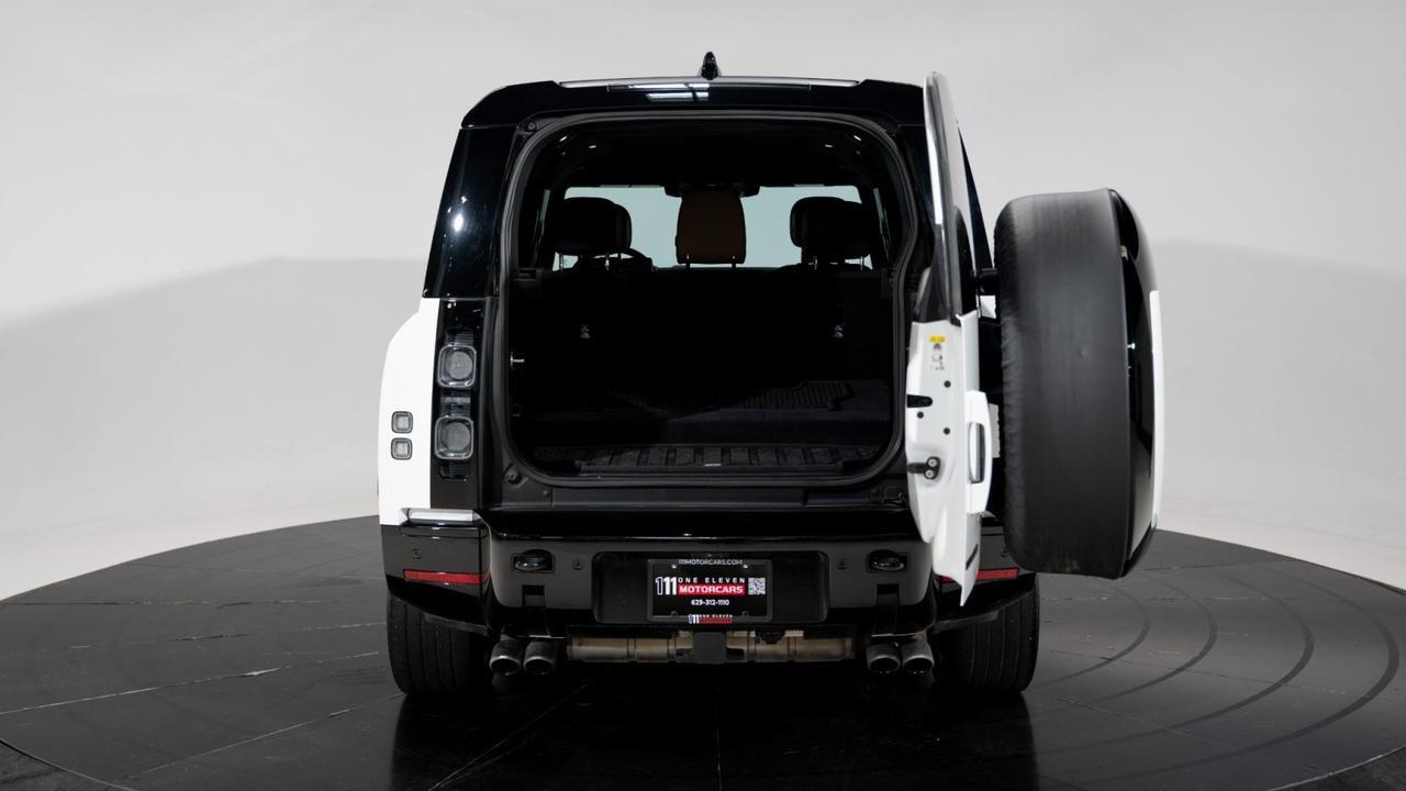 2025 Land Rover Defender 130 P500 w/ Extended Black Exterior Franklin TN