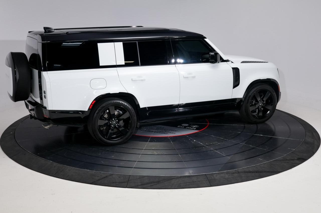2025 Land Rover Defender 130 P500 w/ Extended Black Exterior Franklin TN