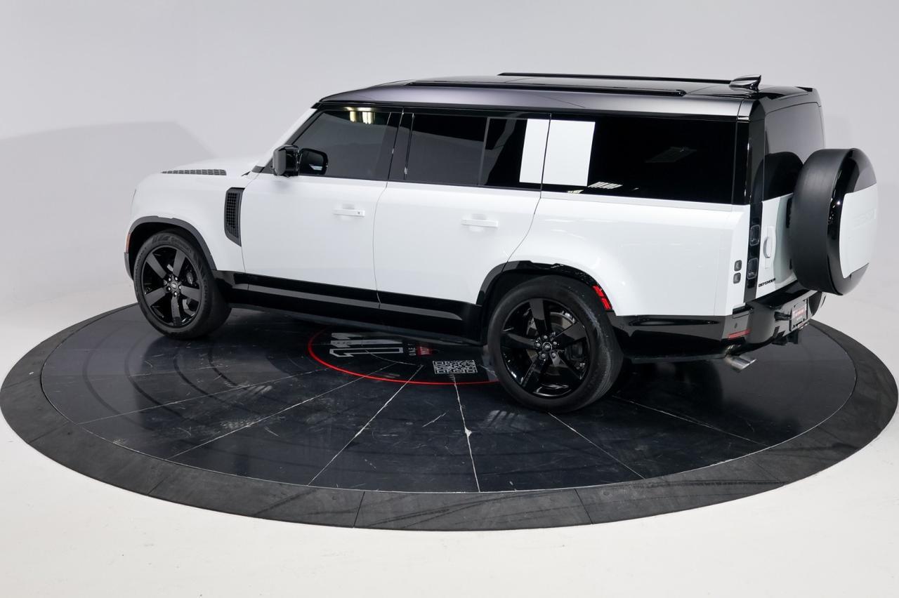 2025 Land Rover Defender 130 P500 w/ Extended Black Exterior Franklin TN
