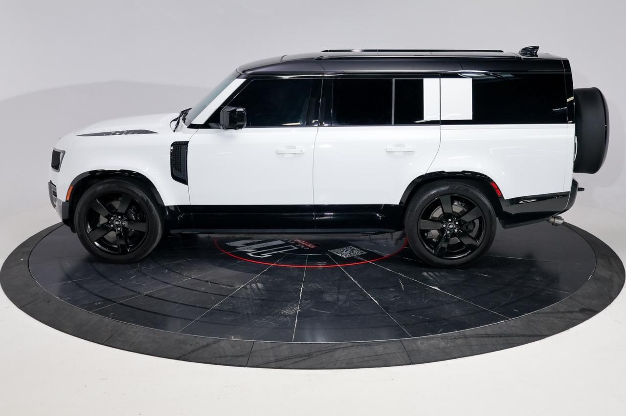 2025 Land Rover Defender 130 P500 w/ Extended Black Exterior Franklin TN