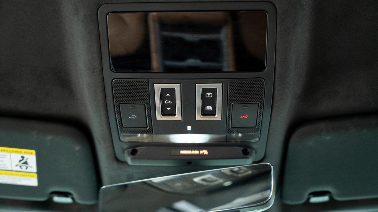 2025 Land Rover Defender 130 P500 w/ Extended Black Exterior Franklin TN