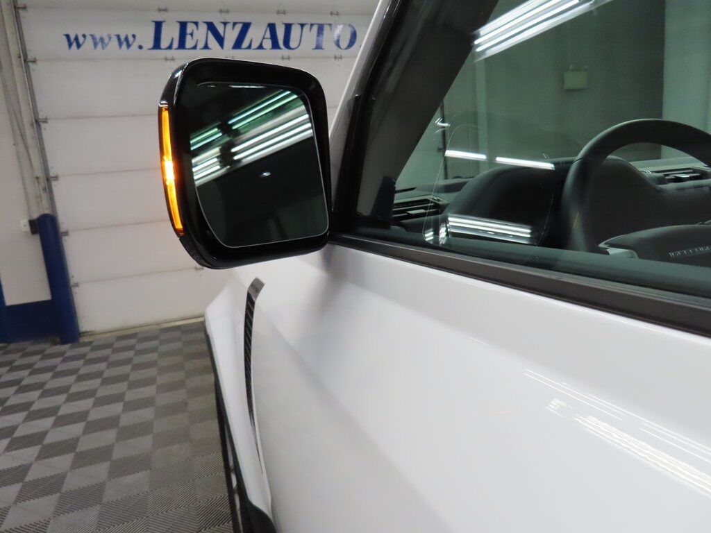 2025 Land Rover Defender 130 S AWD Fond du Lac WI