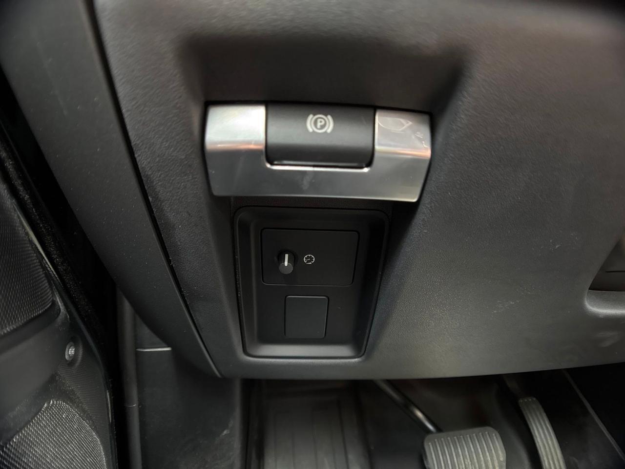 2025 Land Rover Defender 130 S Chantilly VA