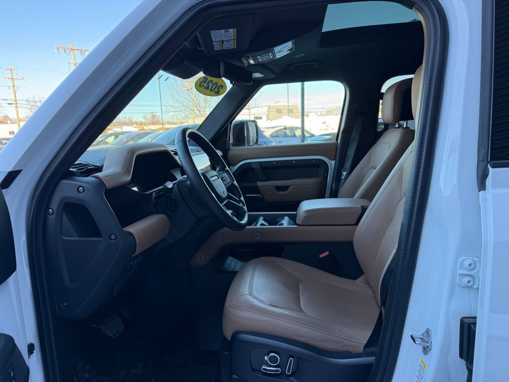 2025 Land Rover Defender 130 X-Dynamic SE Orange MA