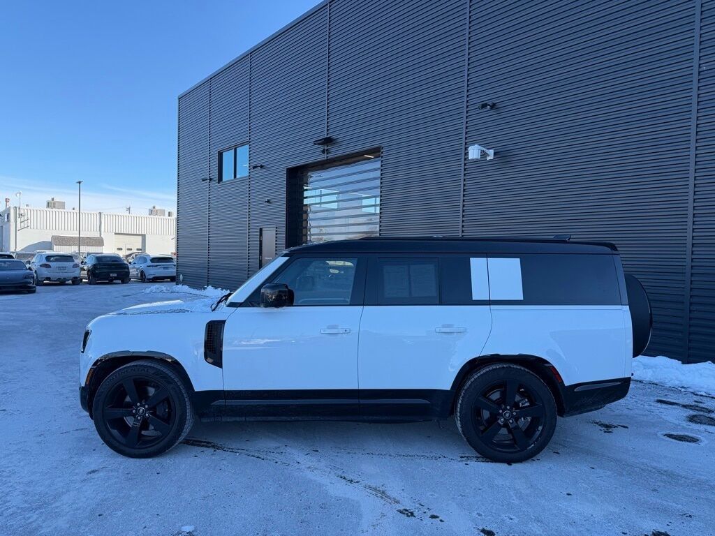 2025 Land Rover Defender 130 X-Dynamic SE