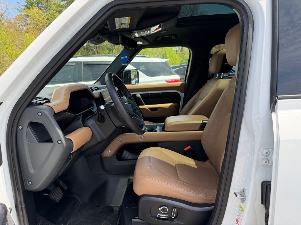 2025 Land Rover Defender 130 X-Dynamic SE Orange MA