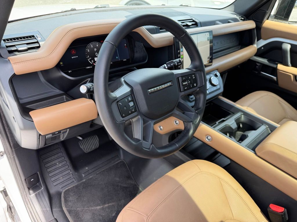 2025 Land Rover Defender 130 X-Dynamic SE Orange MA