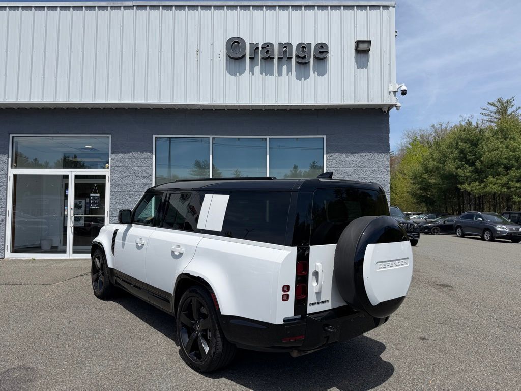 2025 Land Rover Defender 130 X-Dynamic SE Orange MA